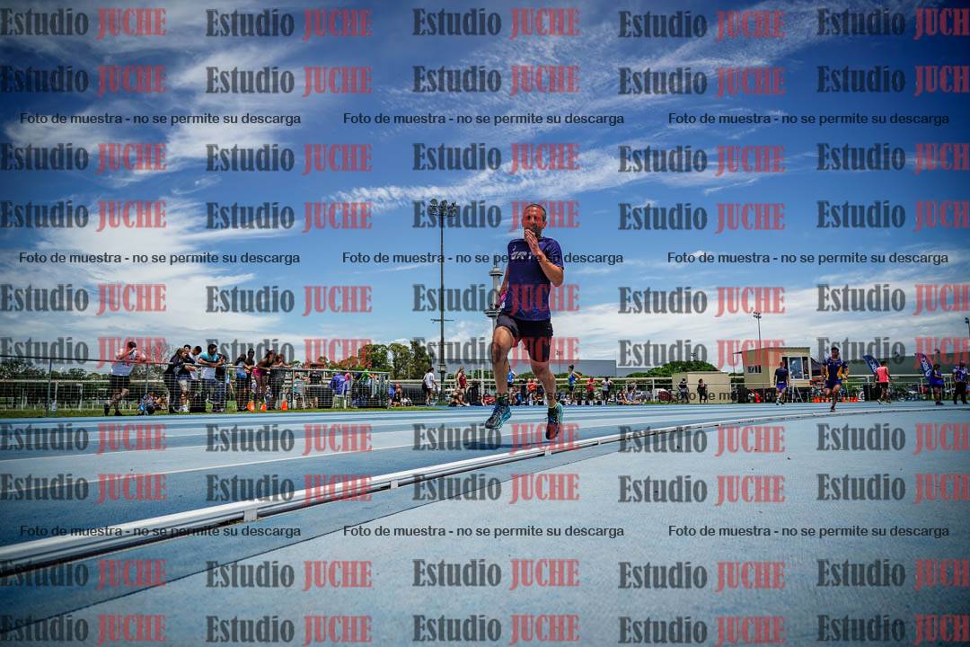 Fotos durante el transcurso de los relevos 20' para running teams - serie 2
