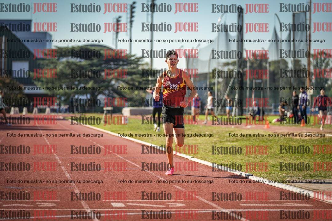 Fotos de los 800 m llanos de varones