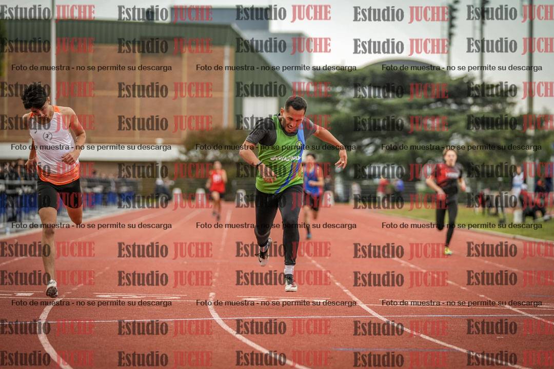 Fotos de los 400 m llanos de varones