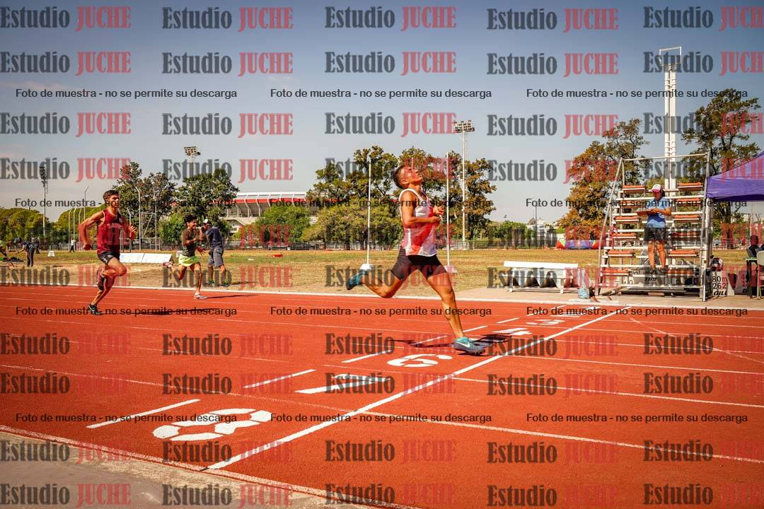 Fotos de los 400 m llanos de varones
