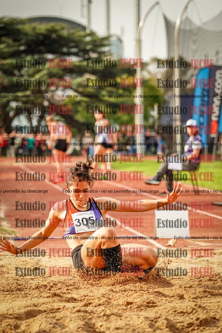 Fotos del salto en largo de mujeres