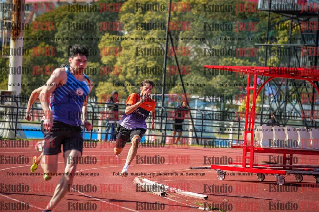 Fotos de los 200 m llanos de varones