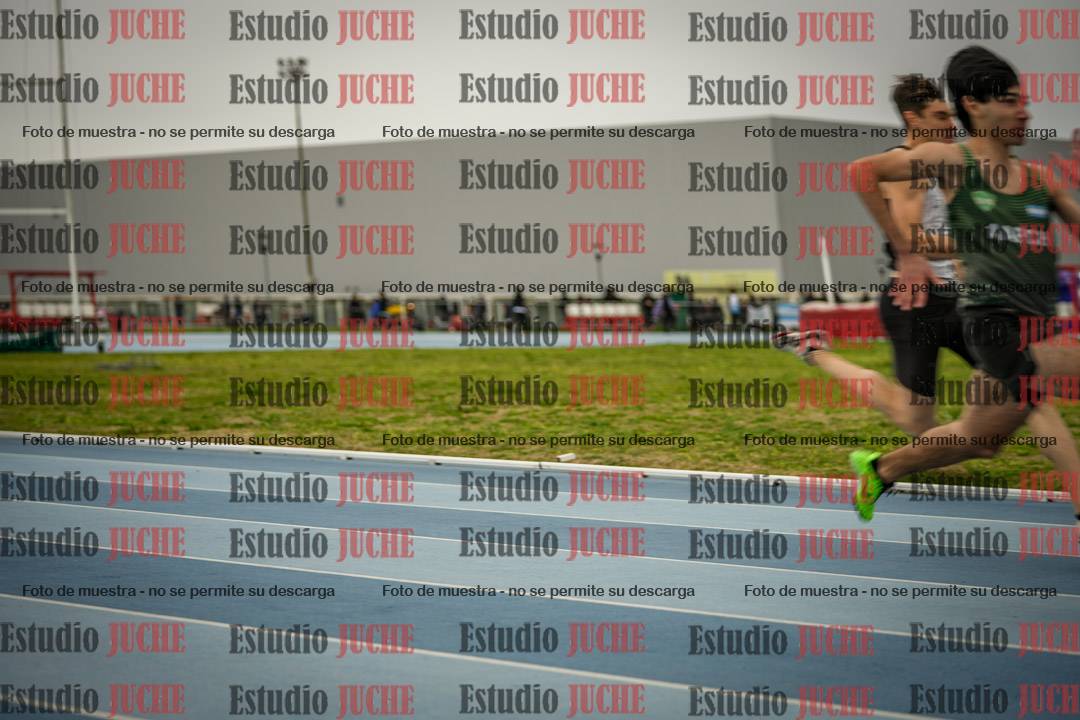 Fotos de los 300 m llanos de varones - U17
