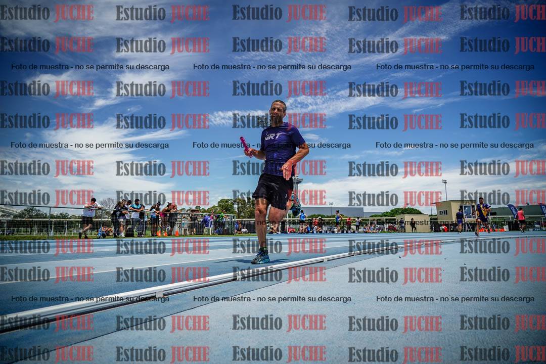 Fotos durante el transcurso de los relevos 20' para running teams - serie 2