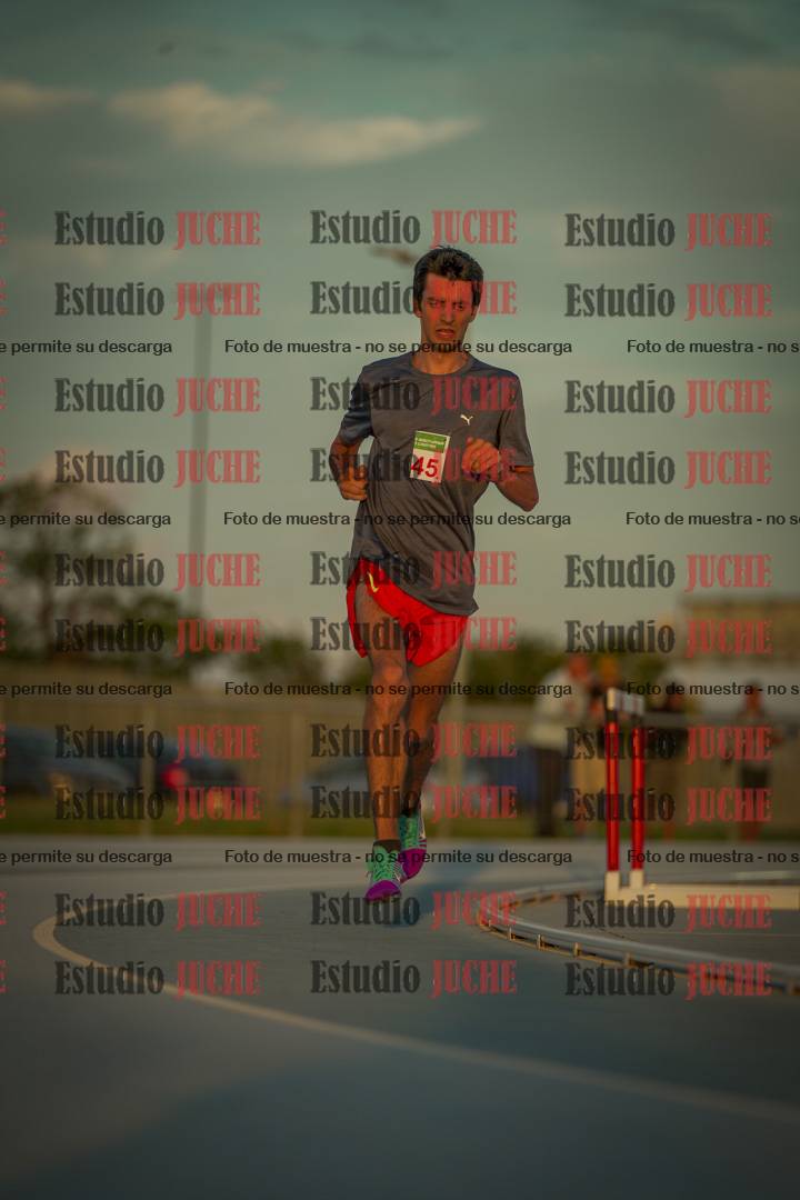 Fotos de los 3000 m llanos de varones