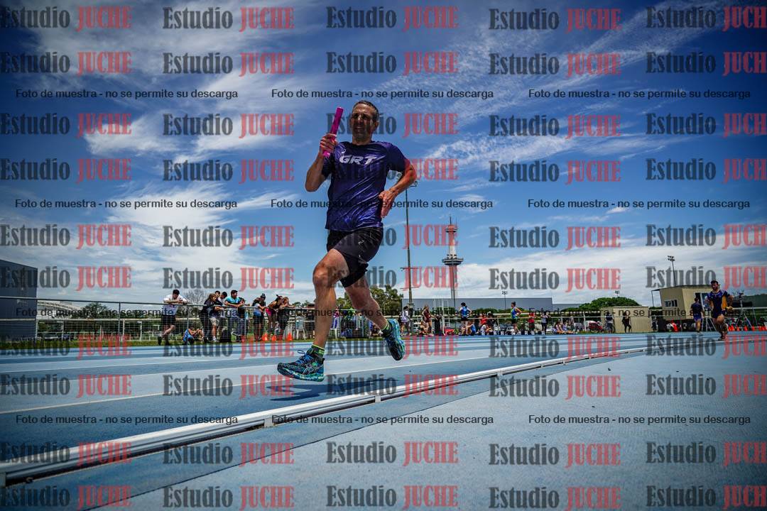 Fotos durante el transcurso de los relevos 20' para running teams - serie 2