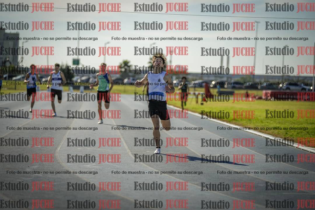 Fotos de los 400 m llanos de varones