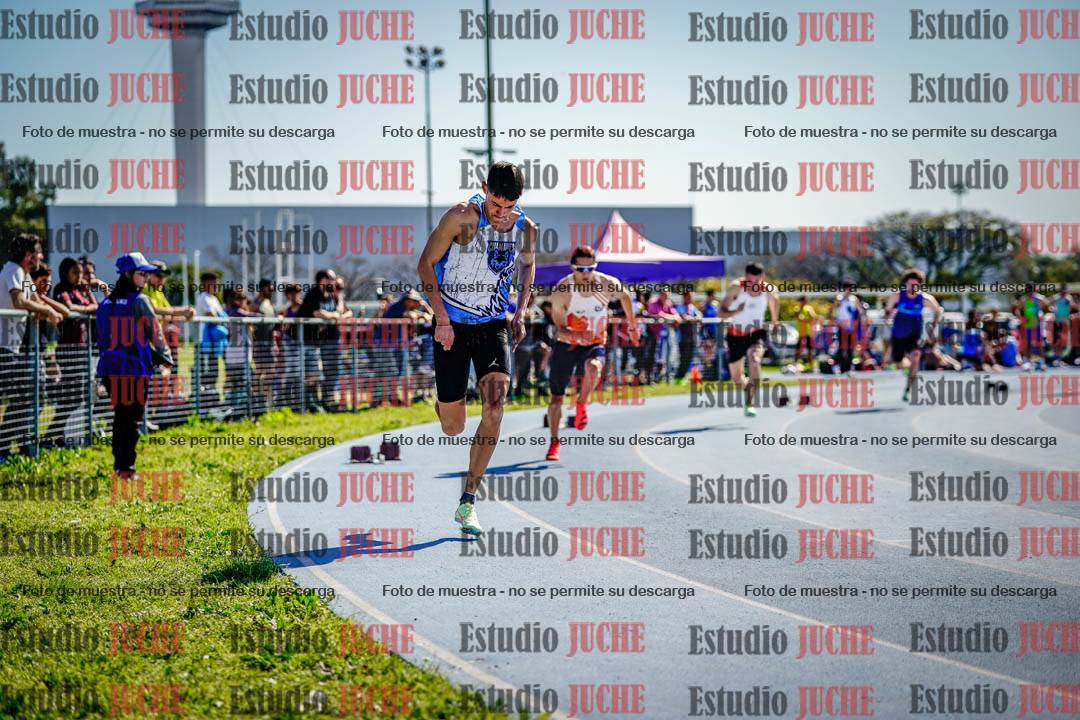 Fotos de los 400 m llanos de varones