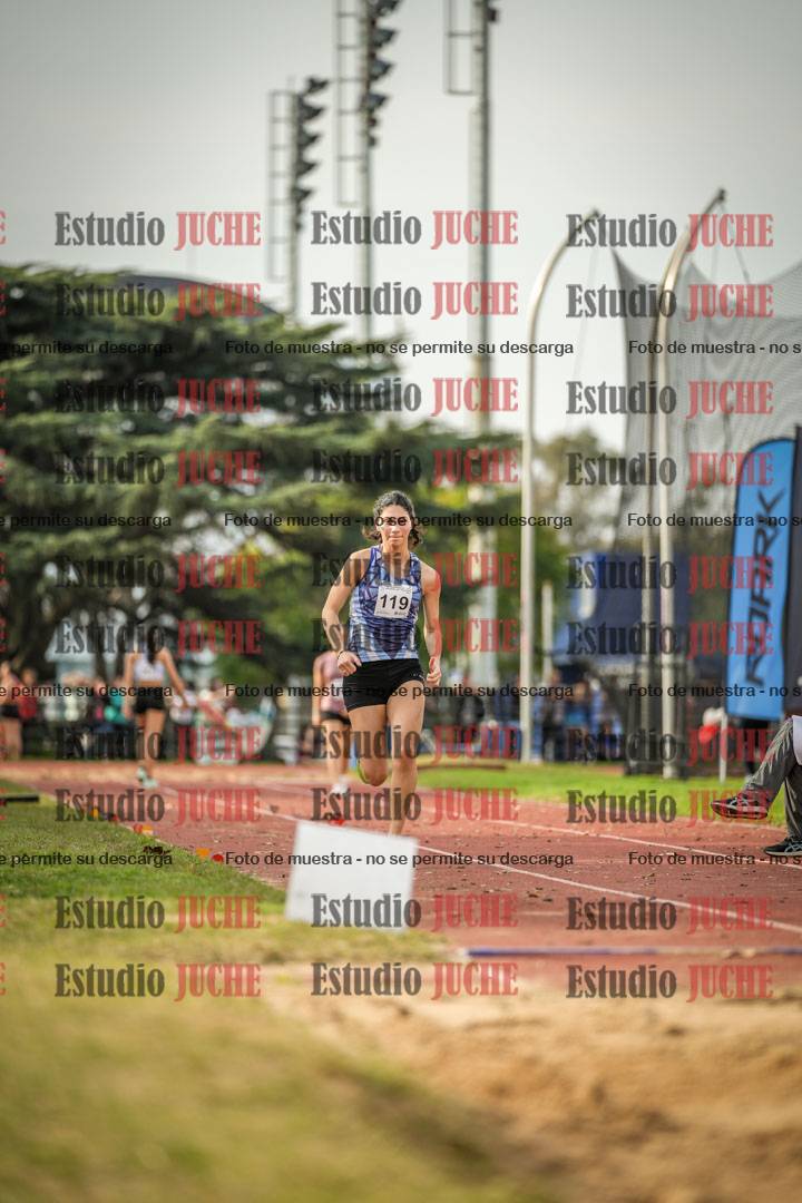 Fotos del salto en largo de mujeres