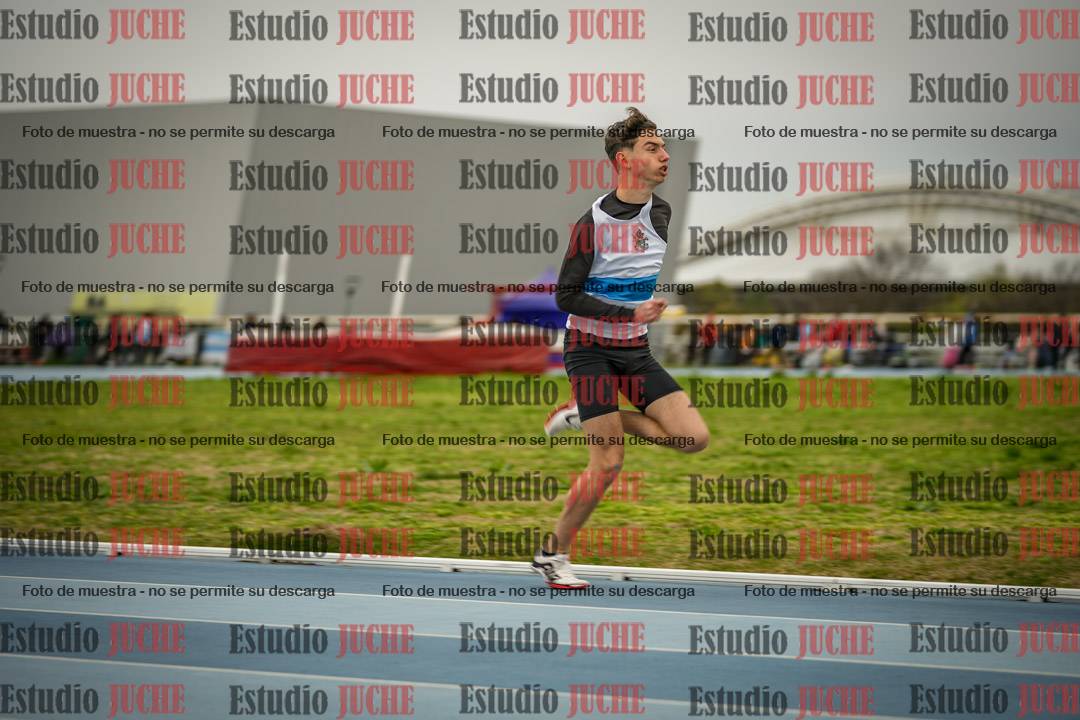 Fotos de los 300 m llanos de varones - U17
