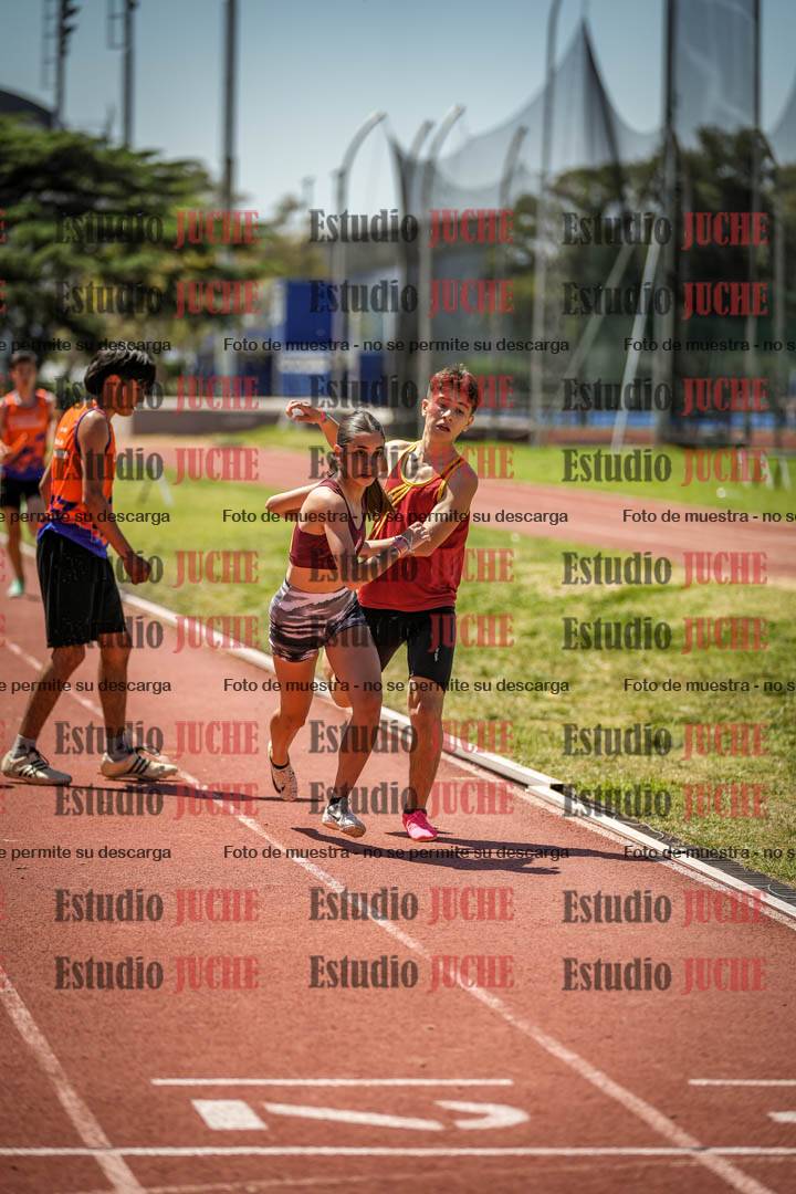 Fotos de las Postas 8x200 m de mujeres y varones - FINAL