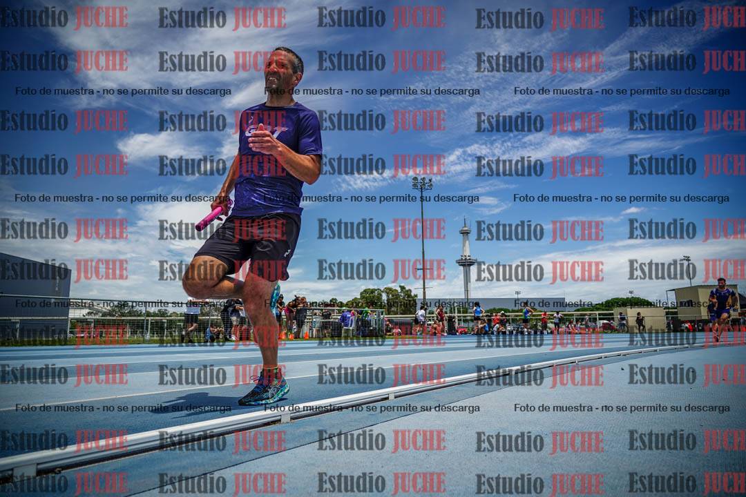 Fotos durante el transcurso de los relevos 20' para running teams - serie 2
