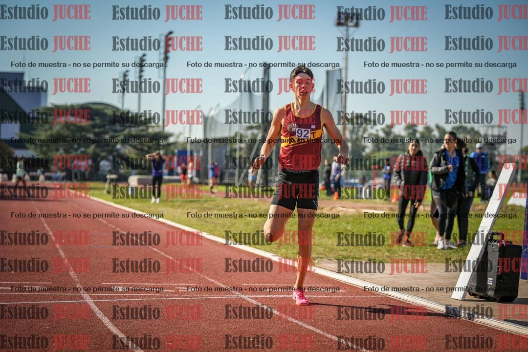 Fotos de los 800 m llanos de varones