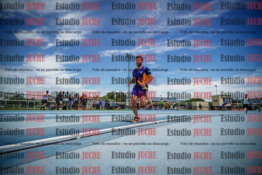 Fotos durante el transcurso de los relevos 20' para running teams - serie 2