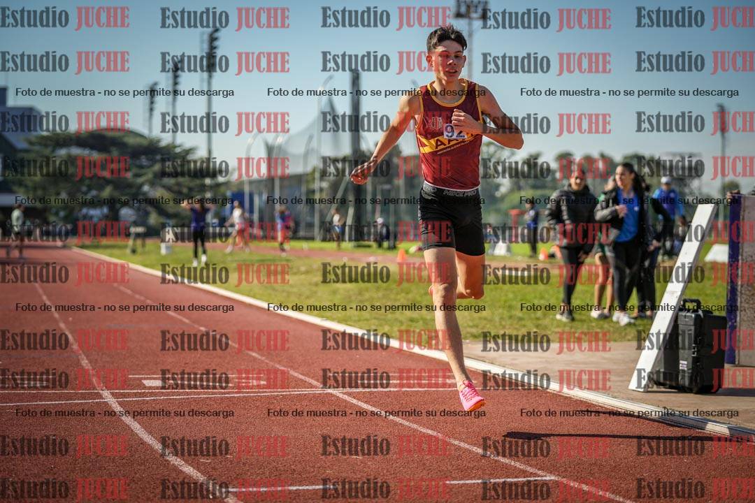Fotos de los 800 m llanos de varones