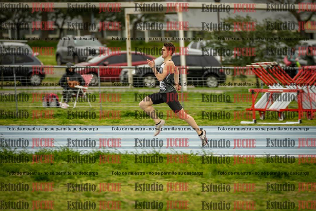 Fotos de los 300 m llanos de varones - U17