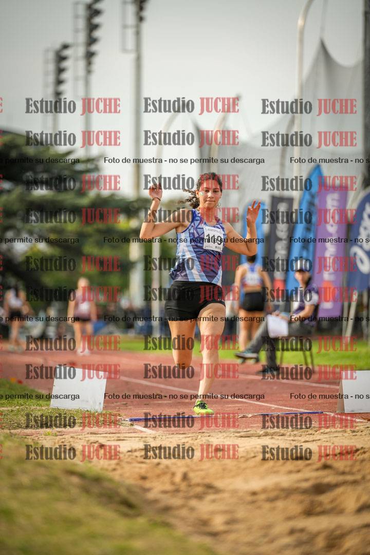 Fotos del salto en largo de mujeres