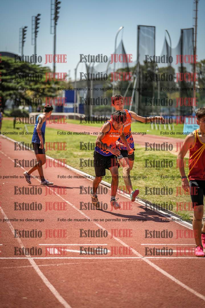 Fotos de las Postas 8x200 m de mujeres y varones - FINAL