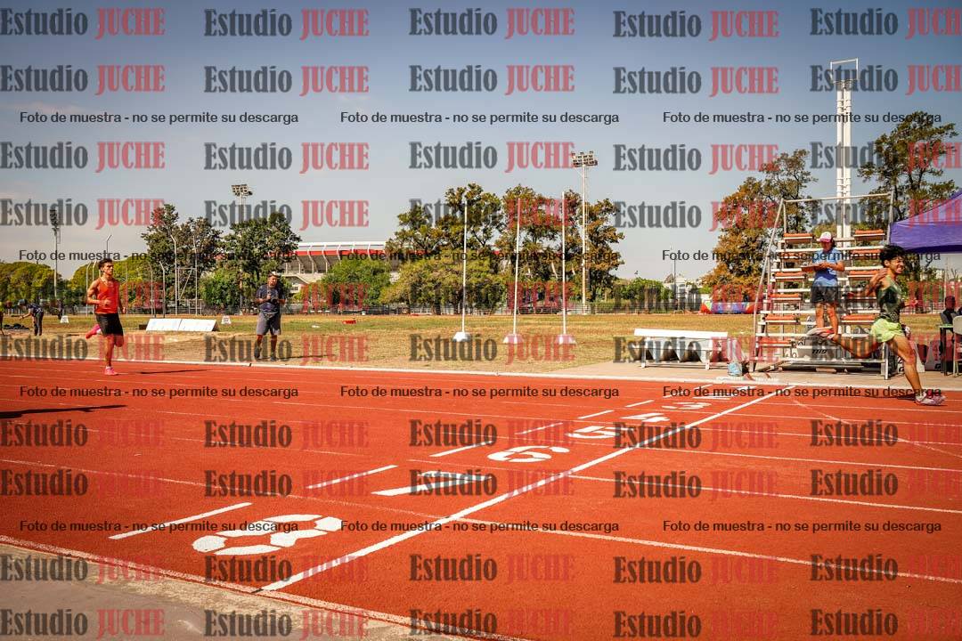 Fotos de los 400 m llanos de varones