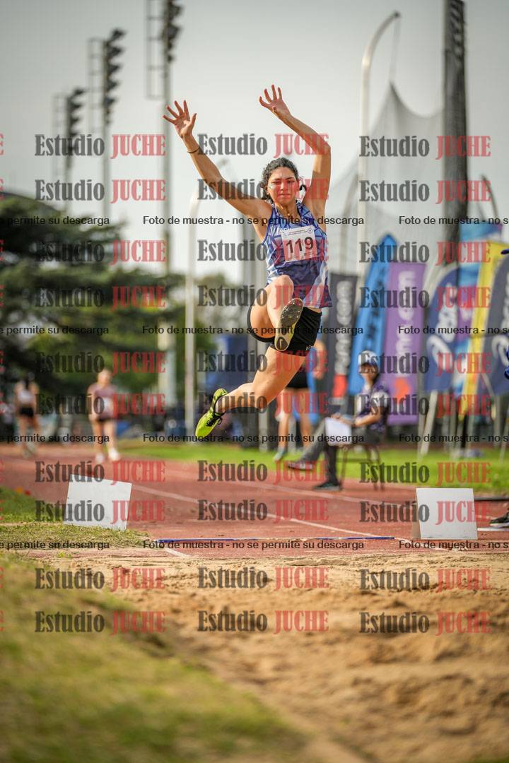 Fotos del salto en largo de mujeres