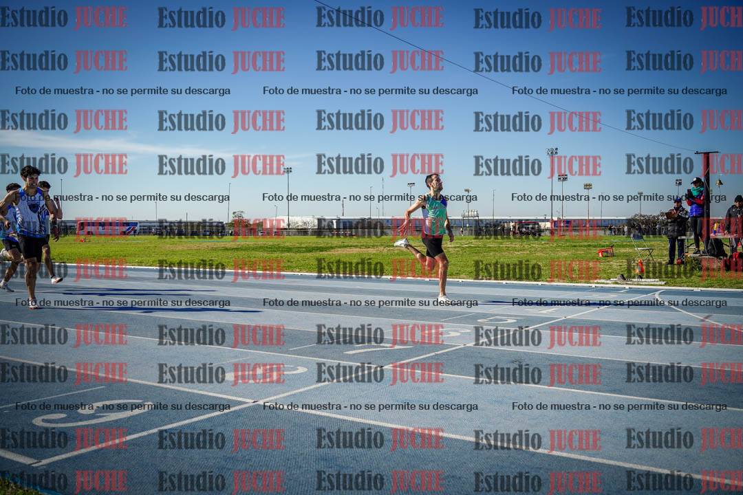 Fotos de los 400 m llanos de varones