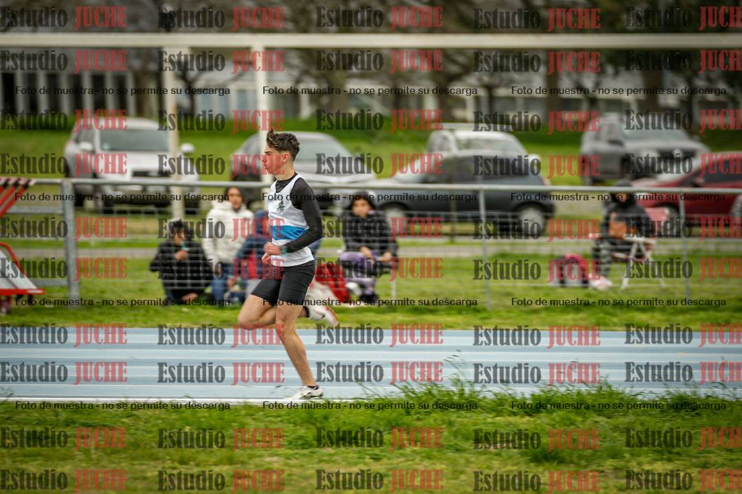 Fotos de los 300 m llanos de varones - U17