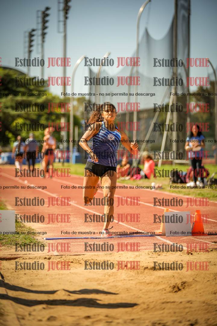 Fotos del salto en largo de mujeres