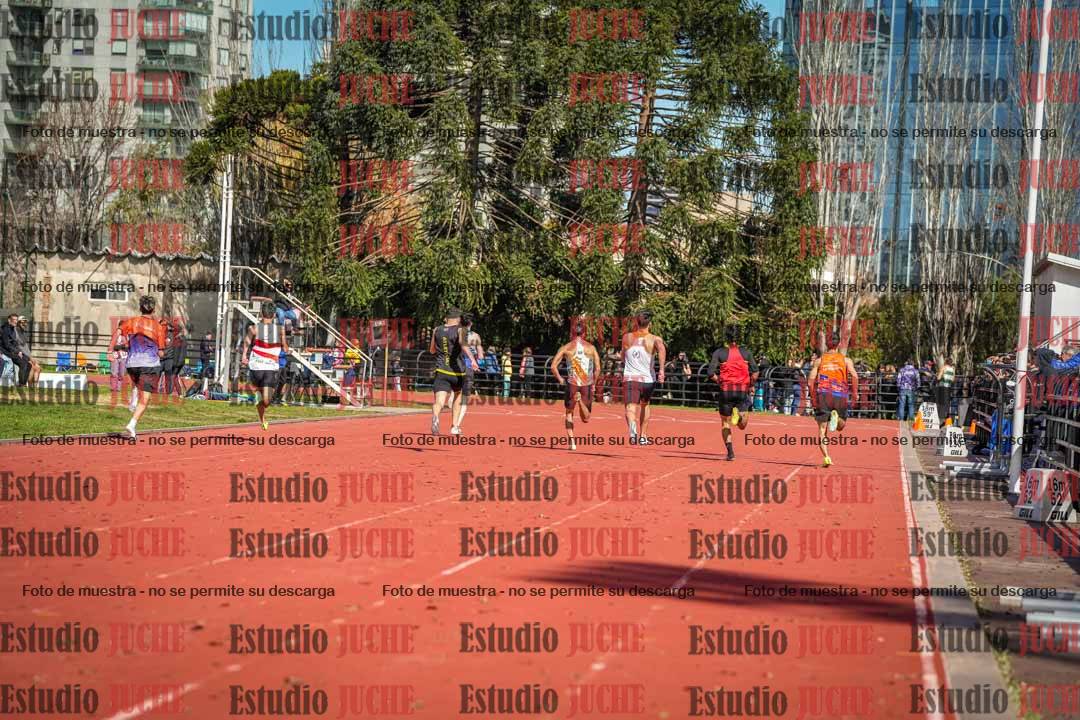 Fotos de los 200 m llanos de varones