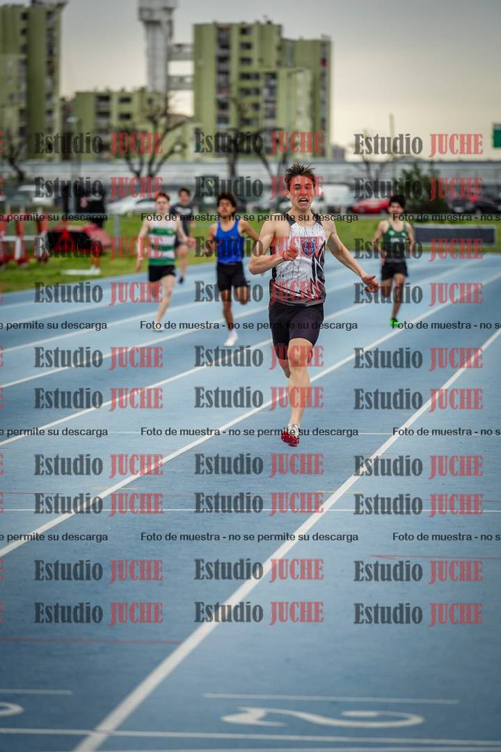 Fotos de los 300 m llanos de varones - U17