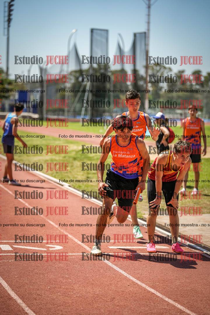 Fotos de las Postas 8x200 m de mujeres y varones - FINAL