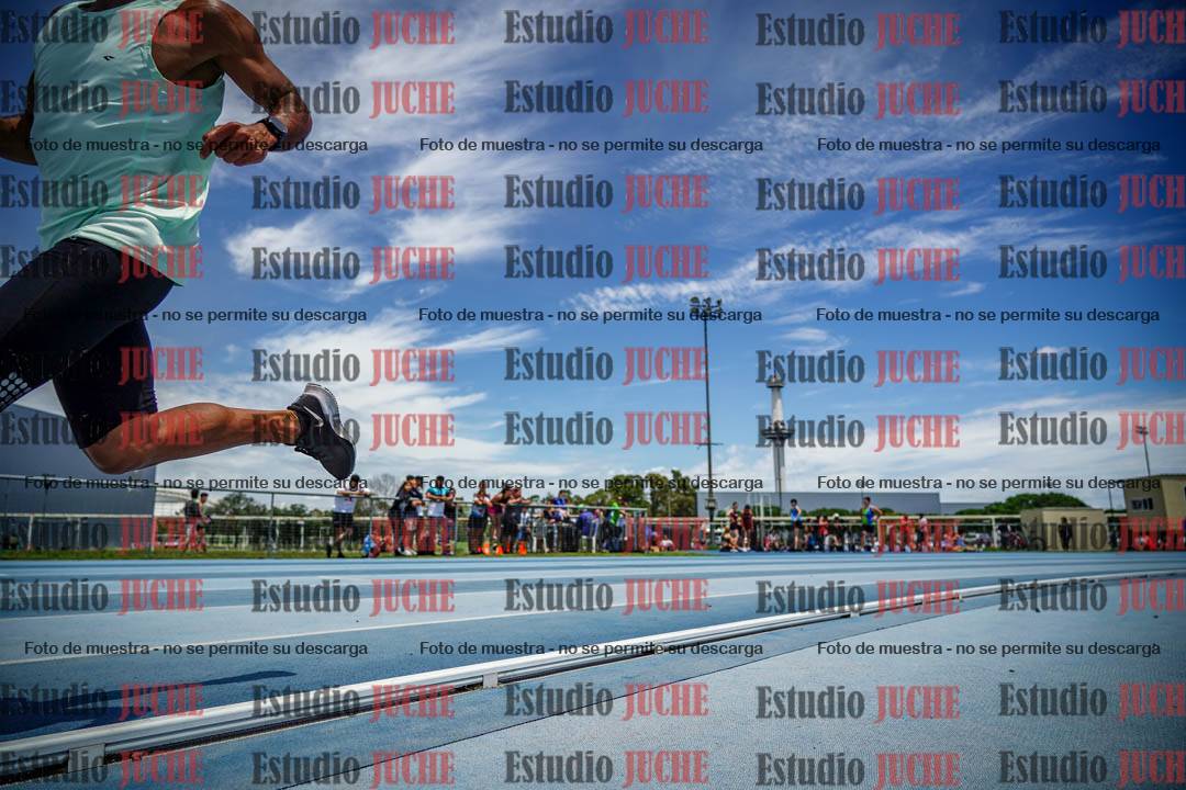 Fotos durante el transcurso de los relevos 20' para running teams - serie 2