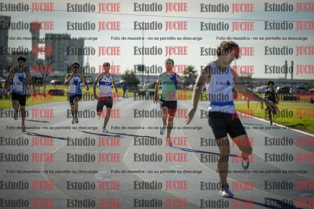 Fotos de los 400 m llanos de varones