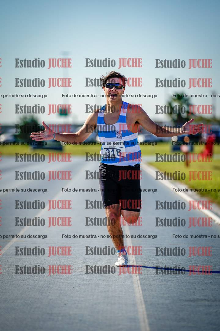 Fotos de los 2000 m llanos de varones
