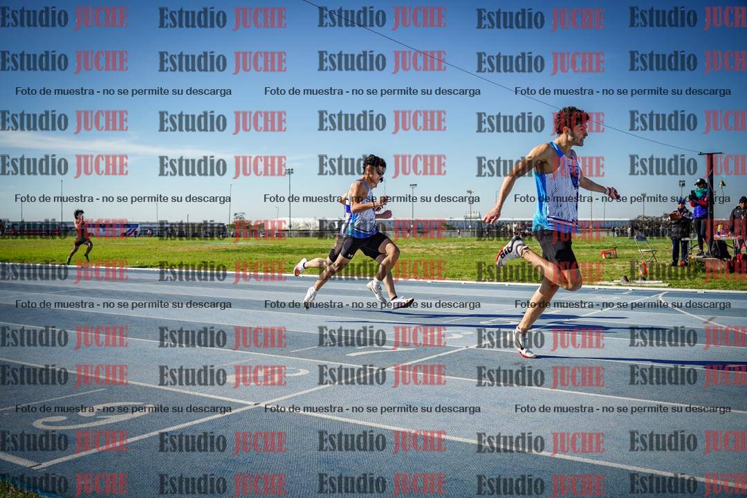 Fotos de los 400 m llanos de varones