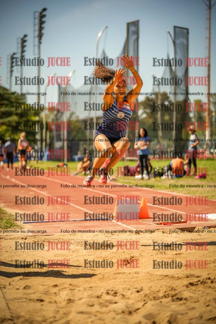 Fotos del salto en largo de mujeres