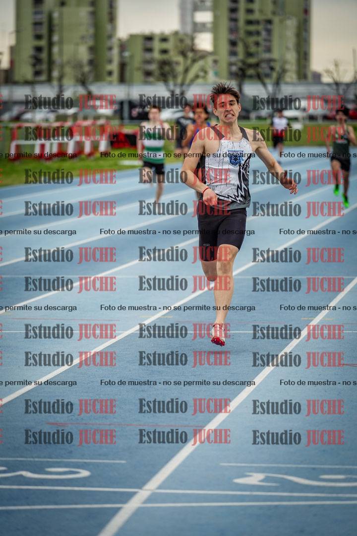 Fotos de los 300 m llanos de varones - U17