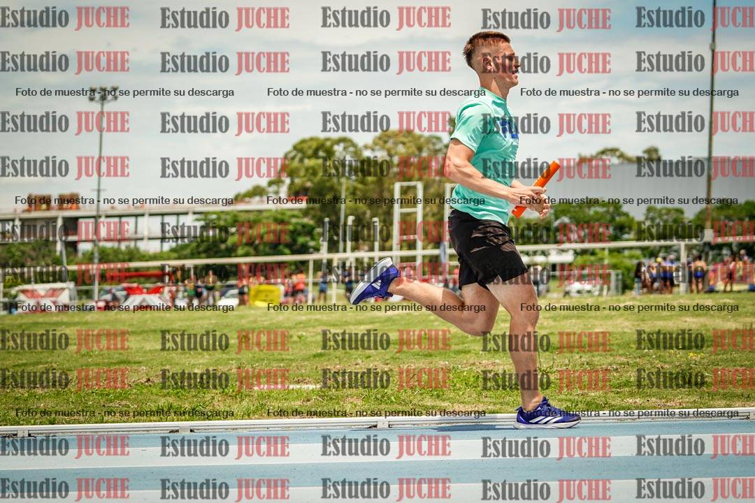 Fotos durante el transcurso de los relevos 20' para running teams - serie 2