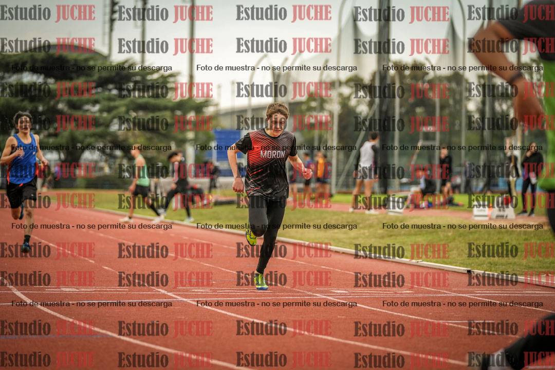 Fotos de los 400 m llanos de varones