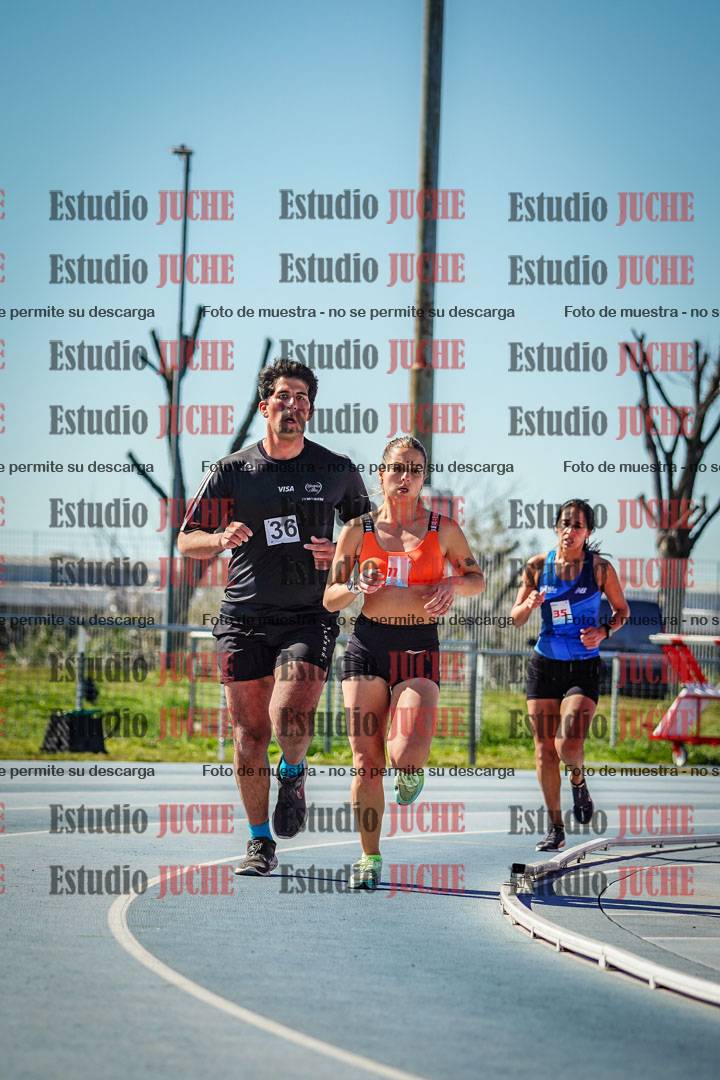 Fotos de los 5000 m llanos de mujeres y varones