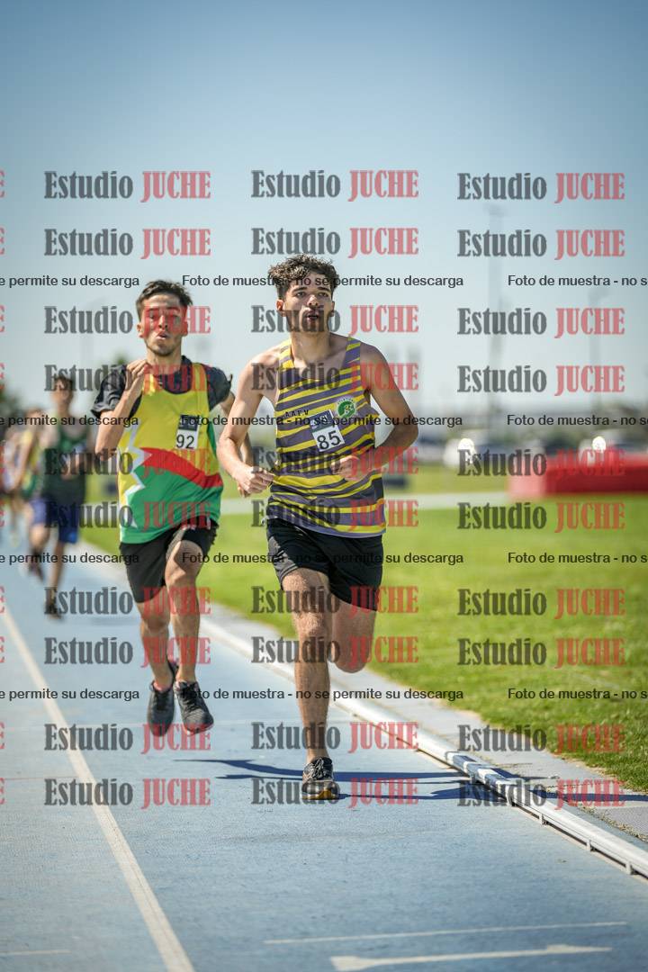 Fotos de los 800 m llanos de varones