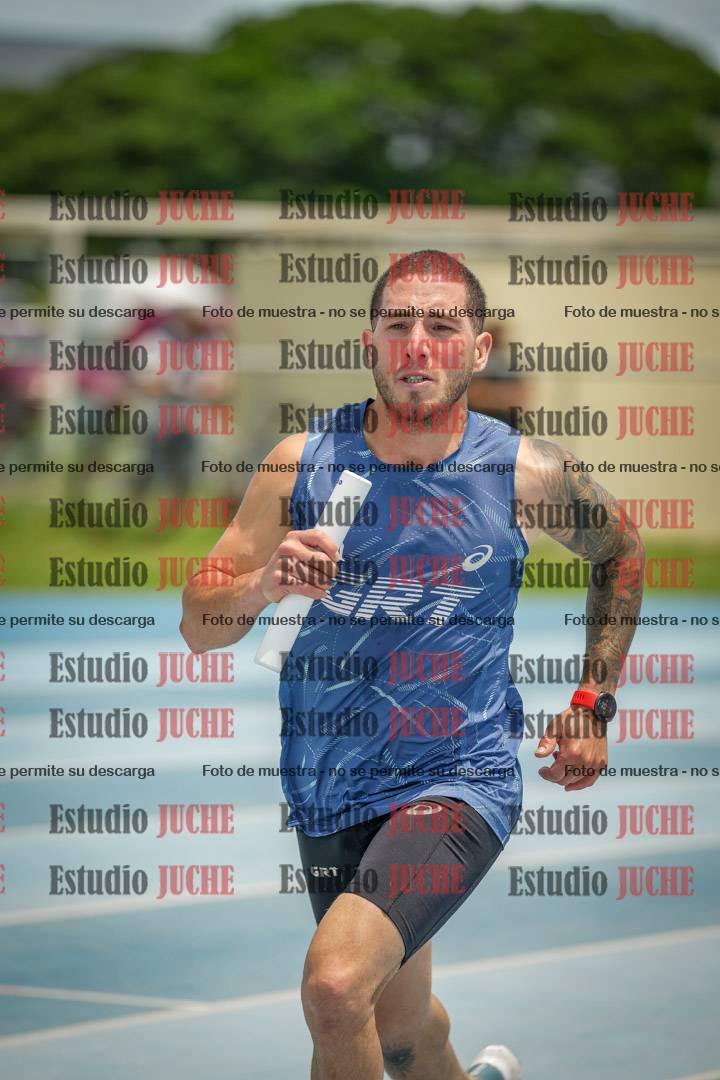 Fotos durante el transcurso de los relevos 20' para running teams - serie 2
