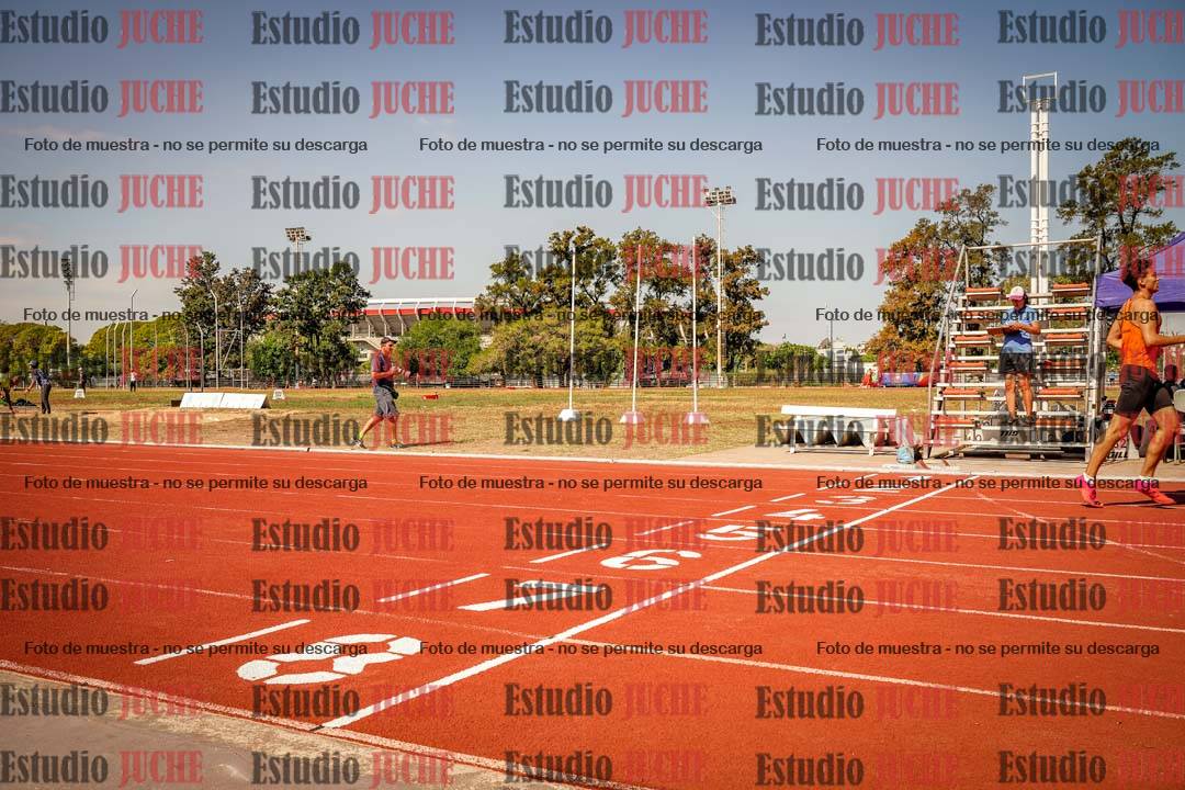 Fotos de los 400 m llanos de varones