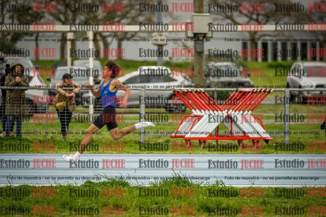 Fotos de los 300 m llanos de varones - U17