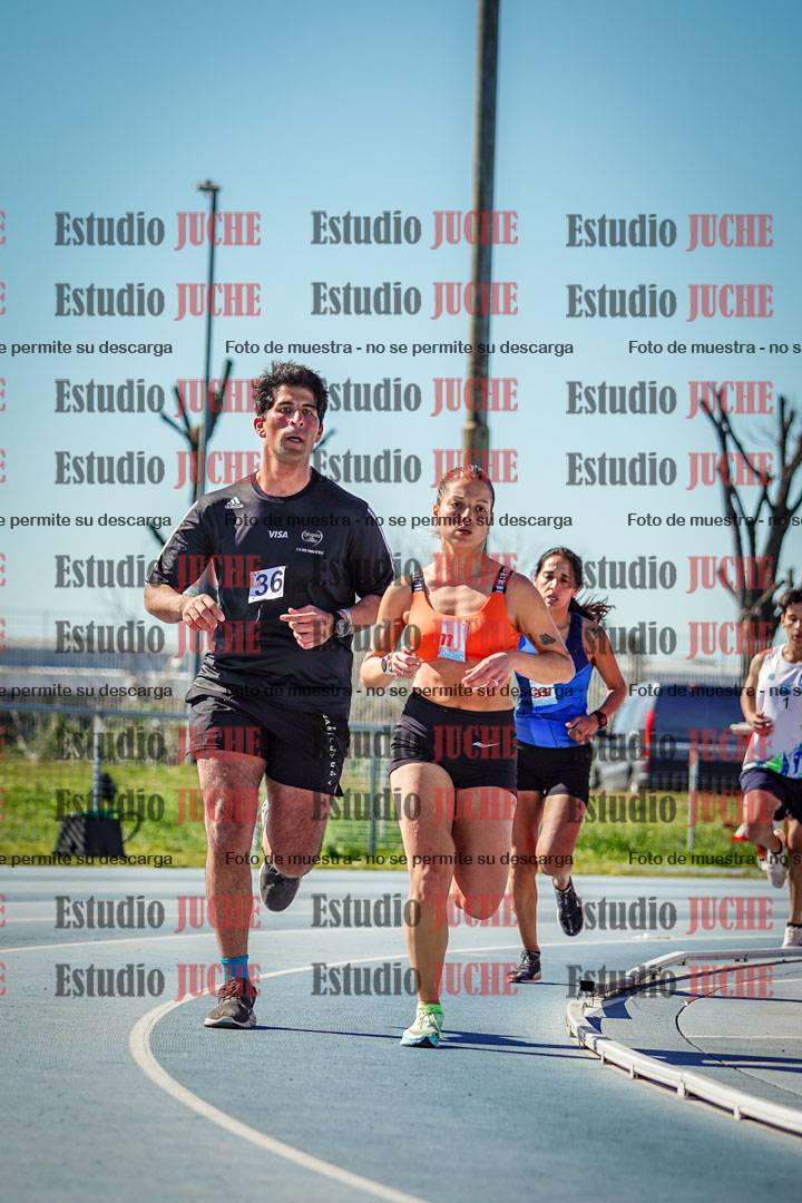 Fotos de los 5000 m llanos de mujeres y varones