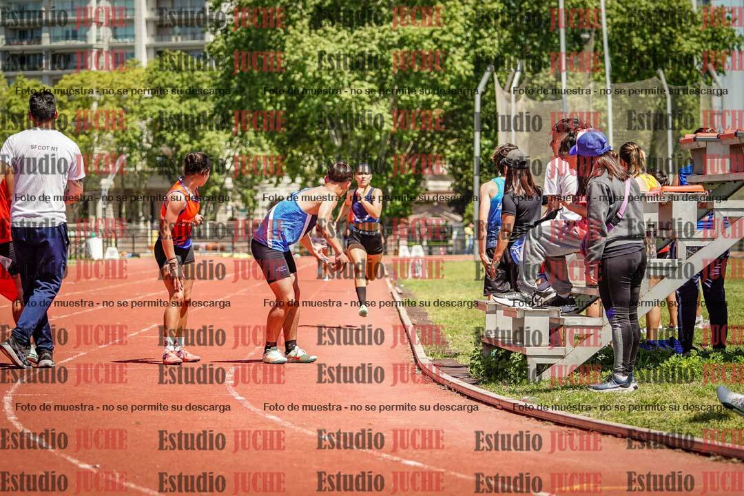 Fotos de las Postas 8x200 m de mujeres y varones - FINAL