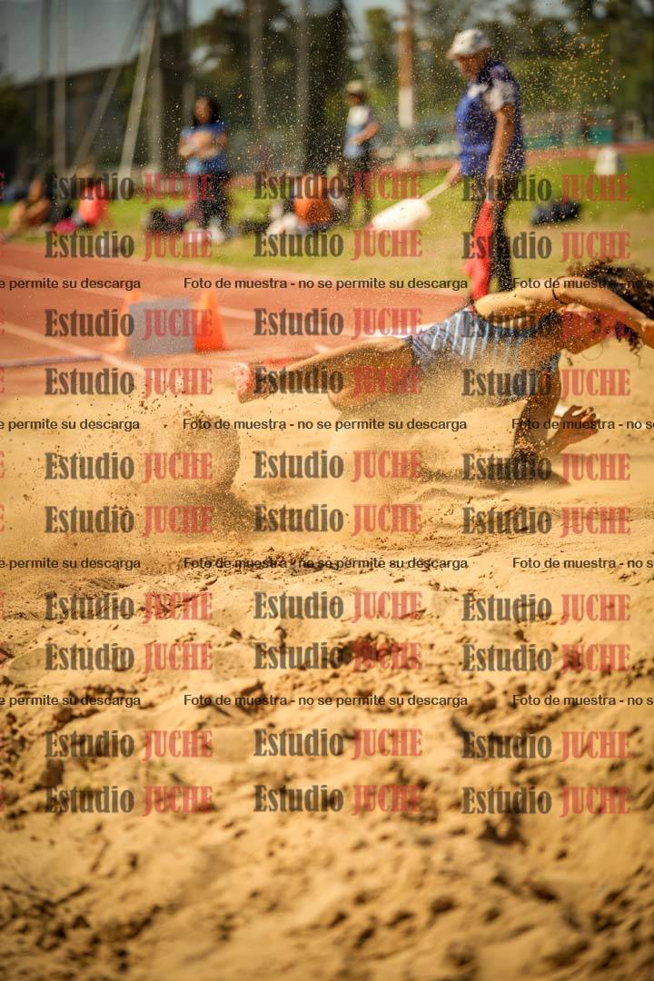 Fotos del salto en largo de mujeres
