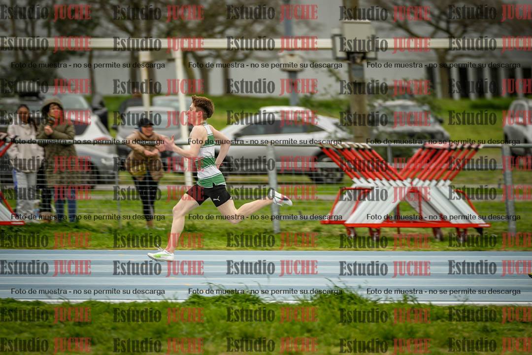 Fotos de los 300 m llanos de varones - U17