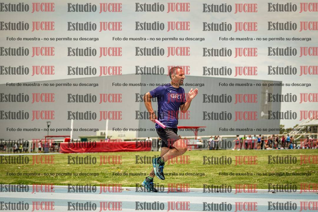 Fotos durante el transcurso de los relevos 20' para running teams - serie 2