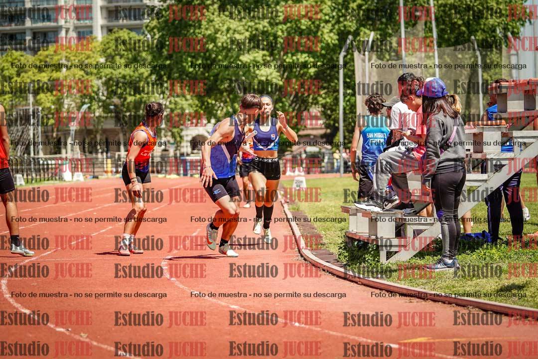 Fotos de las Postas 8x200 m de mujeres y varones - FINAL