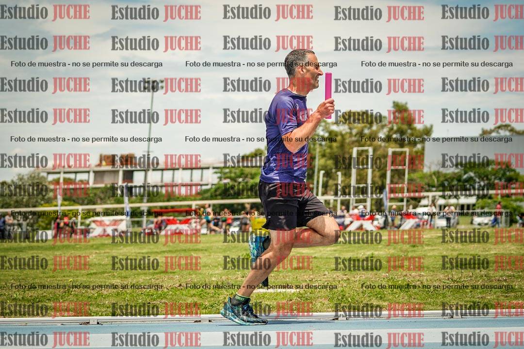 Fotos durante el transcurso de los relevos 20' para running teams - serie 2